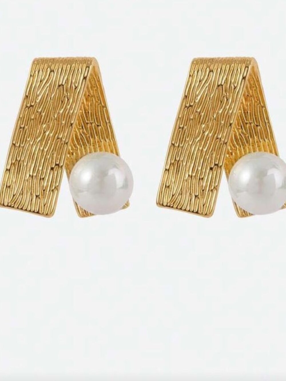 ElegantGold and Pearl Earrings M609